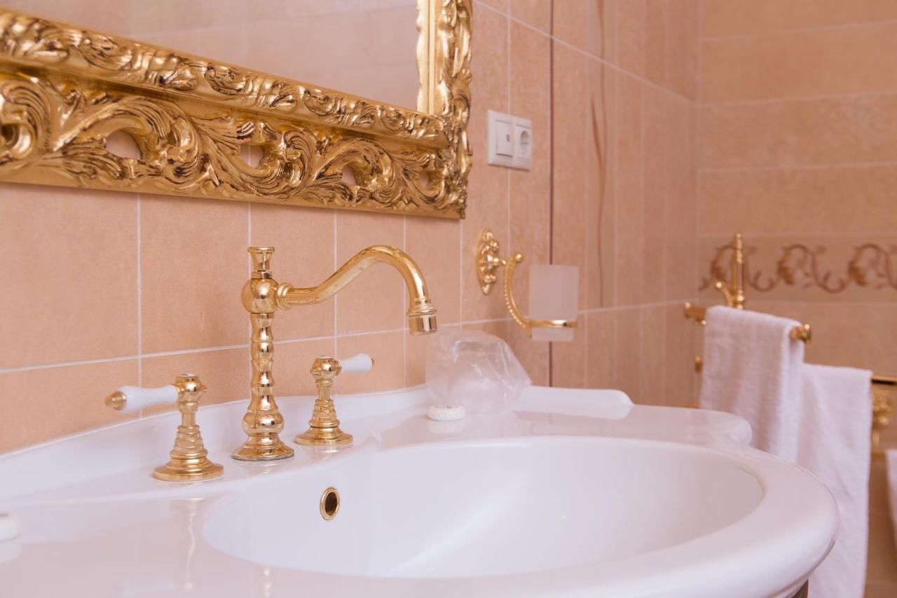 Отель Hotel Elefant Ужгород-16