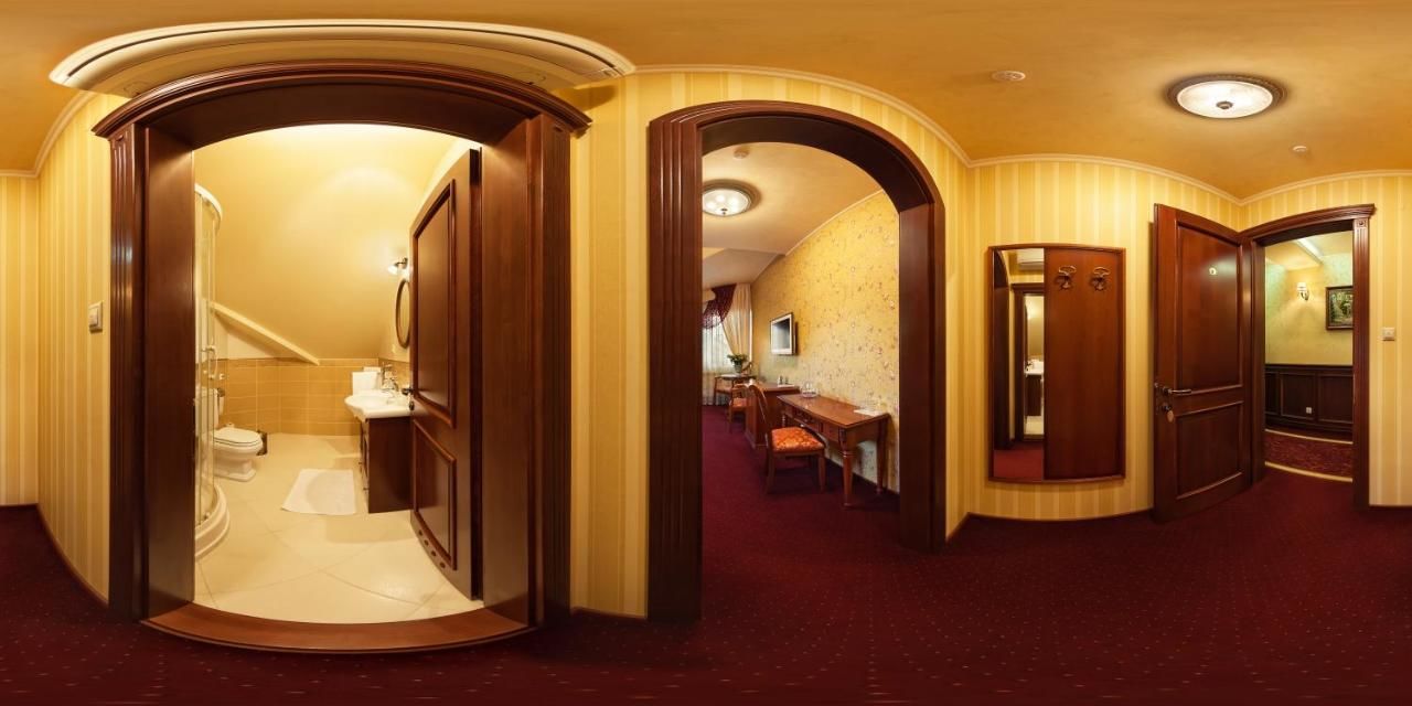 Отель Hotel Elefant Ужгород